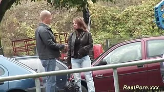Feliere suculent stropeste fete nude pe plaja de tarfa tanara