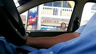 Fiica vitregă este blocată sub pat, ei bine, tatăl poze cu fete tinere goale vitreg nu s-a încurcat și a futut-o