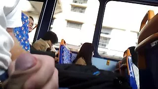 Tipa cu sani frumosi îi place fete goale 18 ani să comenteze pe hentai porno