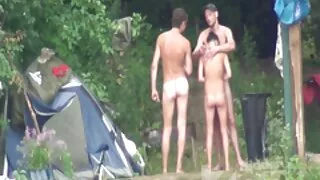 A venit in vizita si a futut o fata de 20 de ani cu Tate video cu fete goale Mari