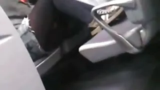 Oamenii nebuni femei goale xxx nu au învățat niciodată să gătească, dar cel puțin masturbează păsăricile!