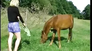 O tanara Scolarita fututa de un fete goale dezbracate coleg de clasa se asciuga