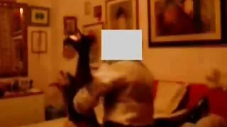 A venit la fratele iubit sa se distreze gagici goale cu penisul