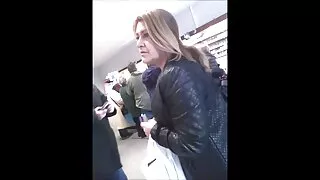 Sora vitregă fete goale pe plaja cu adanc Pe Gat suge pula fratelui și salivează