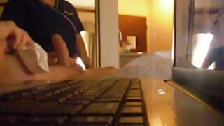 L-a sedus pe tip și i-a luat penisul tare în păsărică femei goale xxx